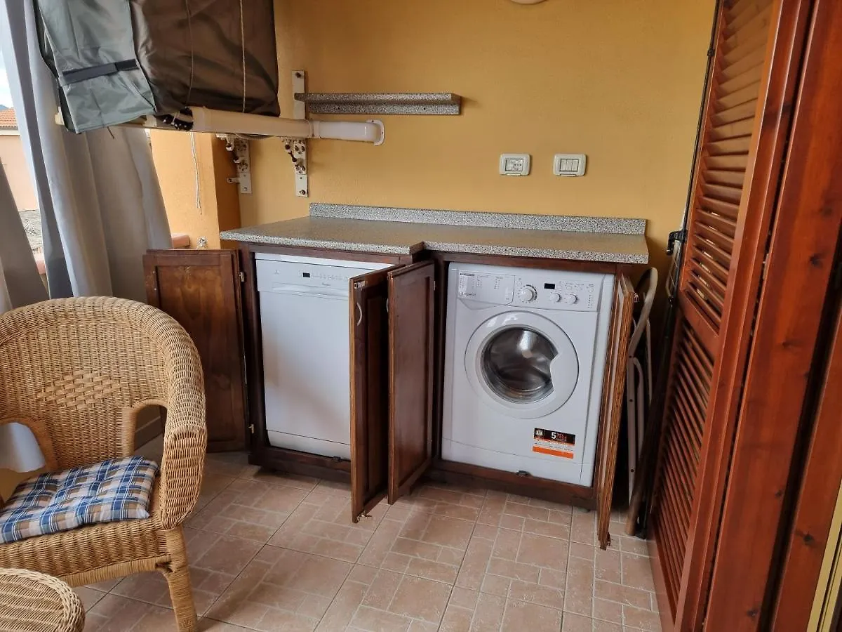 Appartamento La Casa Di Arly Olbia Italia