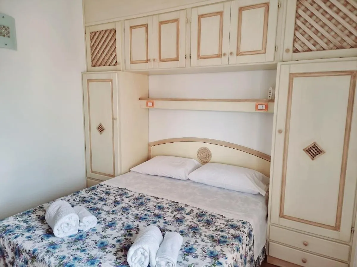 Appartamento La Casa Di Arly Olbia 0*,