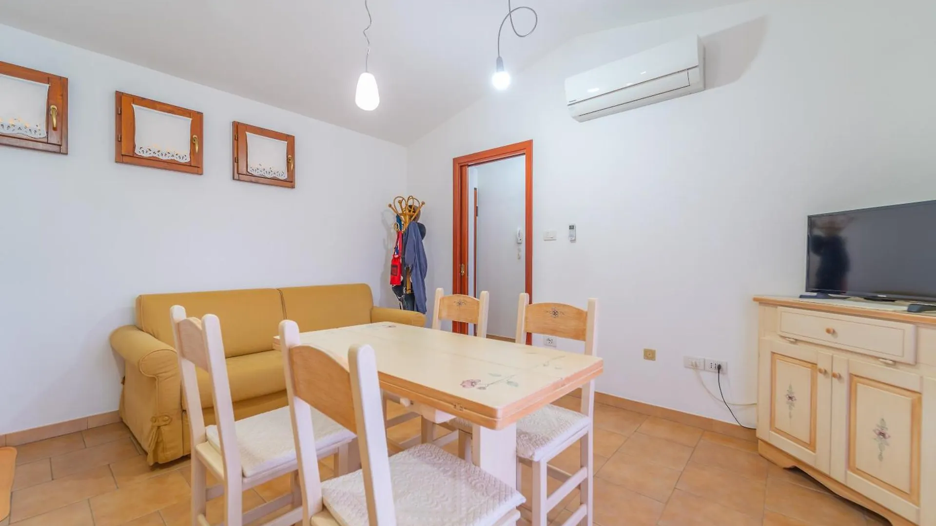 Appartamento La Casa Di Arly Olbia Italia